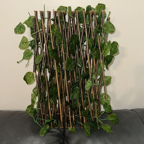 Decorative Expandable Vine Branches Fence - Picture 7 of 8